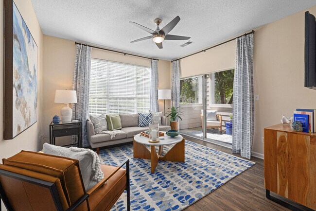 Los apartamentos Morgan at Chapel Hill — foto de la comunidad - The Morgan at Chapel Hill