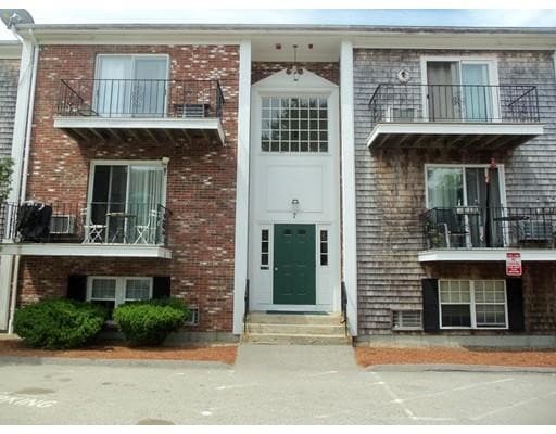 Primary Photo - 7 Chapel Hill Dr
