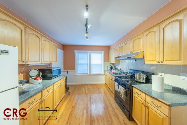 Foto del edificio - 99 Glenville Ave