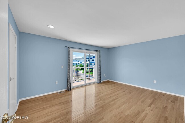Building Photo - 5 Island View Way