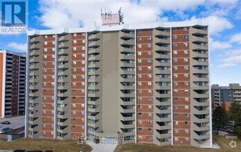 Building Photo - 1105-1105 Jalna Blvd