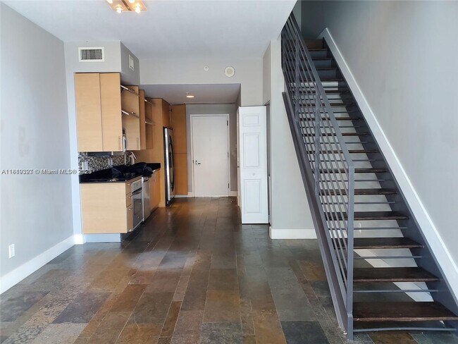Foto del edificio - 60 SW 13th St