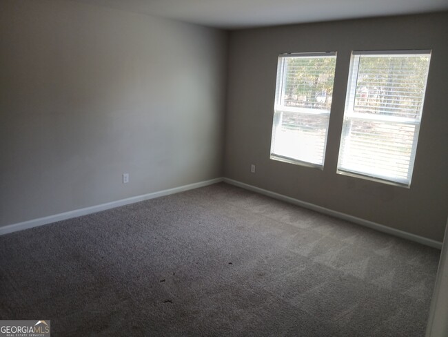 Building Photo - 1622 Pauli Dr