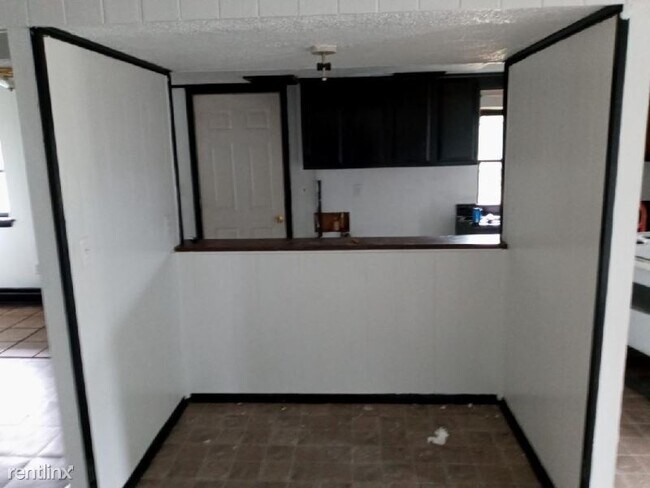 Building Photo - 2 br, 1 bath House - 386 The cross rd