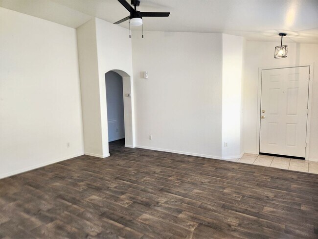 Foto del edificio - 3 bed 2 bath home
