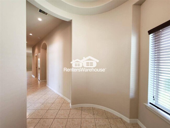Foto del edificio - 4911 E Chase St