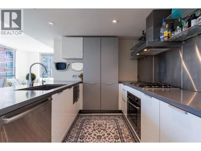 Photo du bâtiment - 1901 788 RICHARD STREET