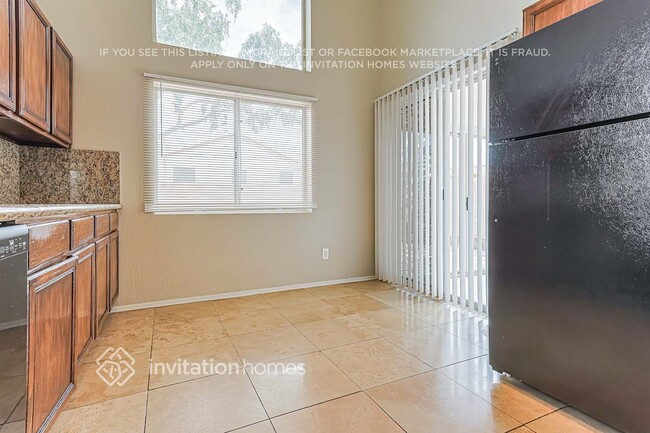 Foto del edificio - 2344 E Gelding Dr