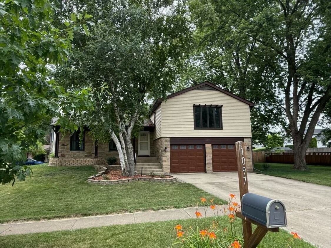 Foto principal - 1097 Washington St