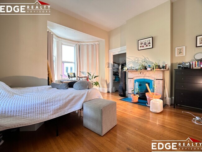 Building Photo - 30 Murdock St