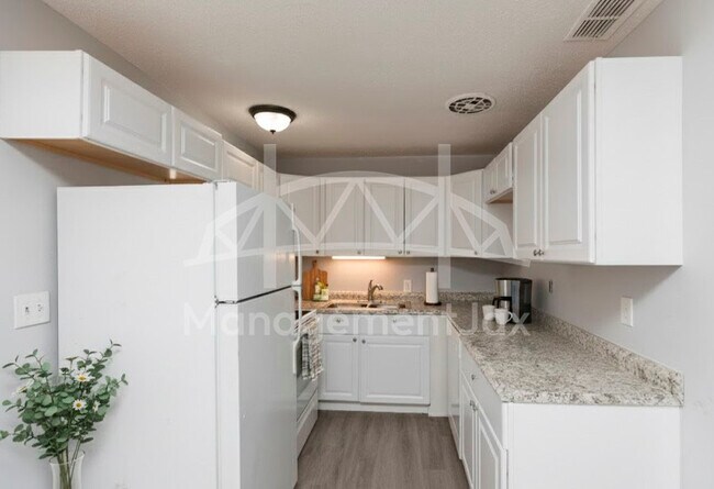 Foto del edificio - 1839 W 30th St