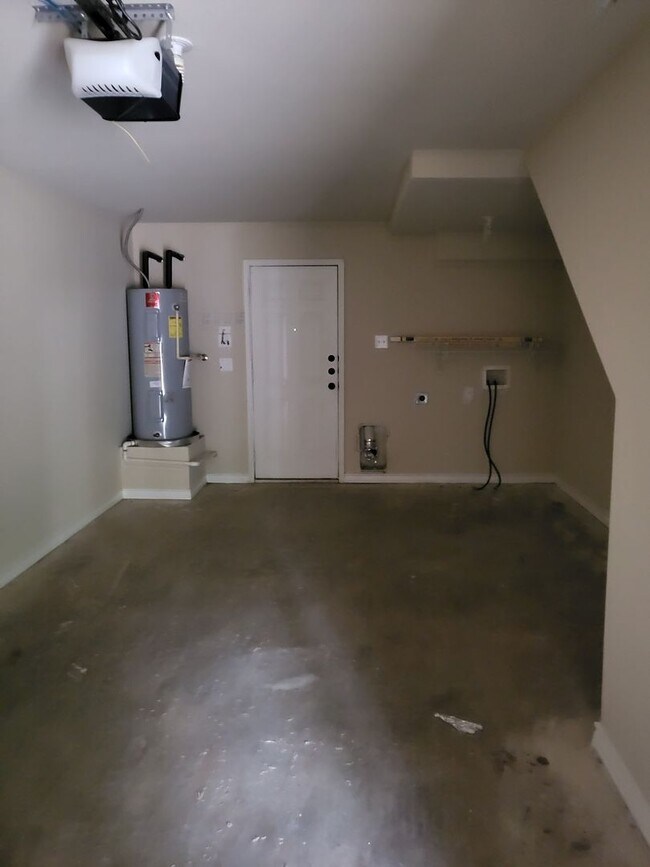 Photo - 122 E Nemo St House