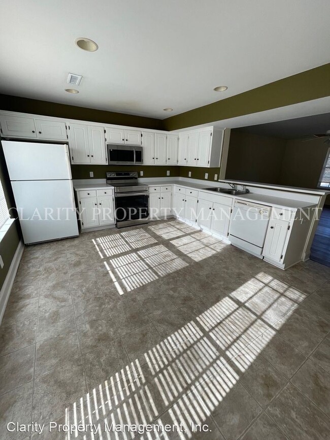 Building Photo - 2 br, 2.5 bath House - ***2101 Candies Lan...