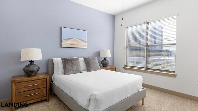 Building Photo - 5005 Galleria Dr