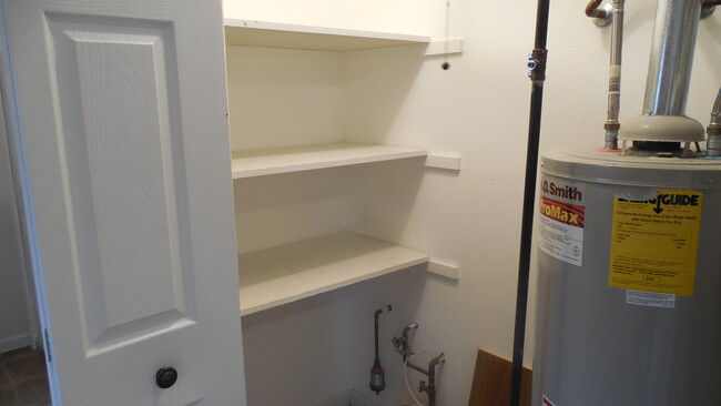Storrage - 408 Maplebrook Dr
