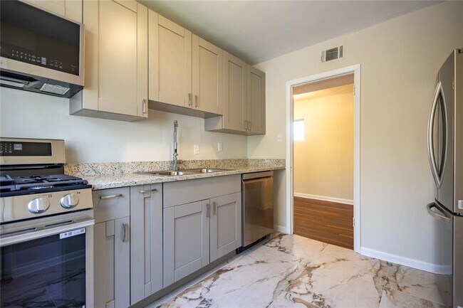 Foto del edificio - 91 Rumson Rd NE