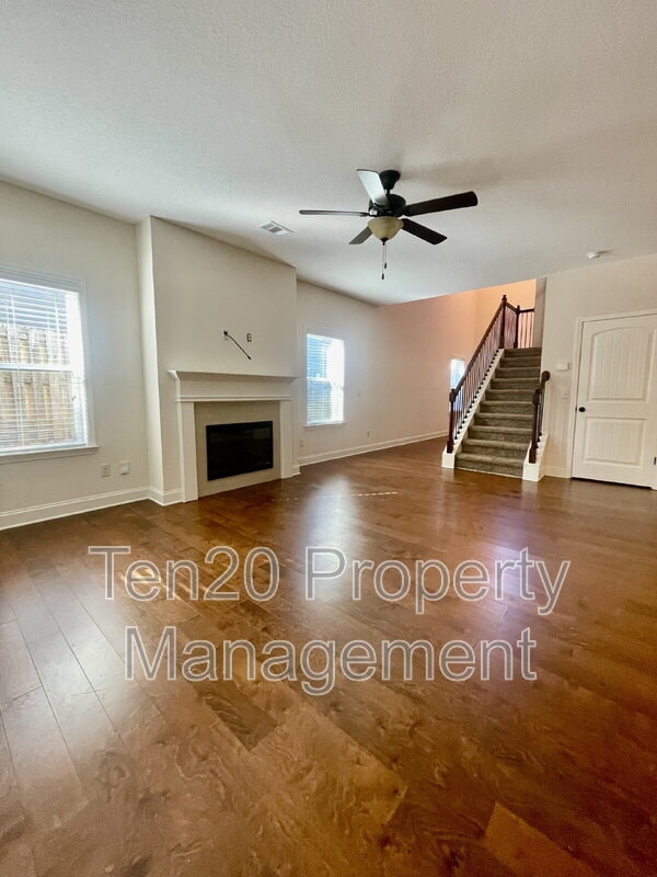 Building Photo - 7250 Sorrel Dr