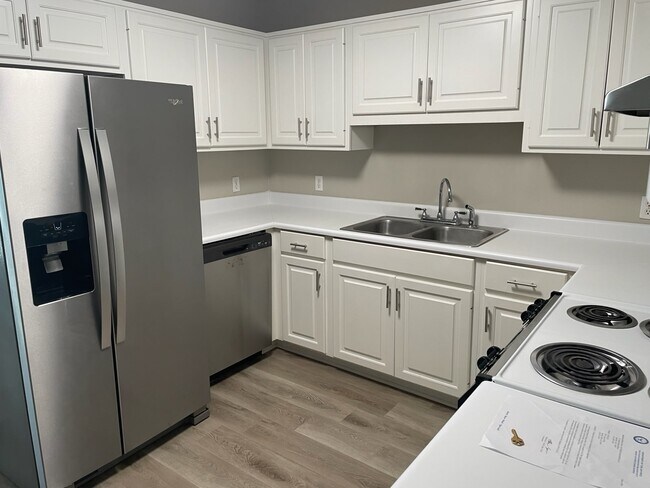 Building Photo - 6004 Susan Cir
