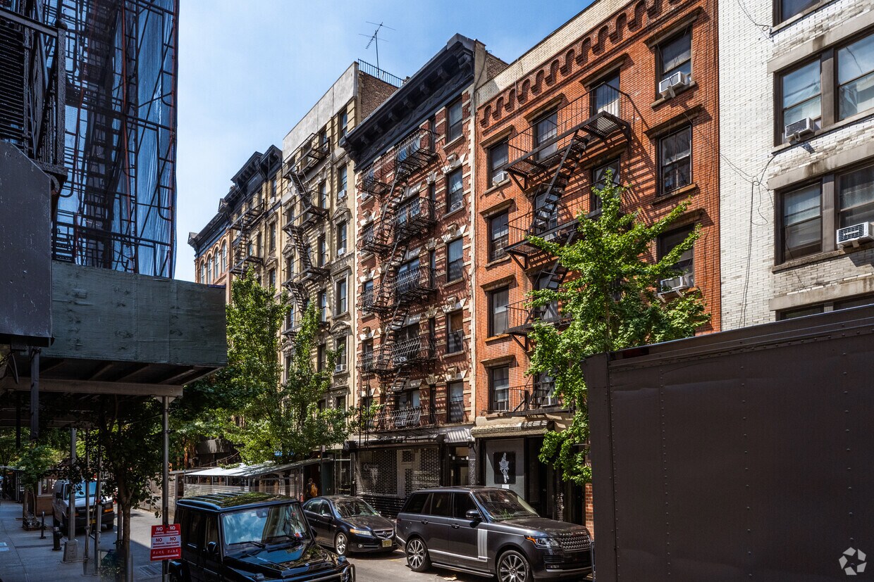 Northeast Corner - 146 Sullivan St