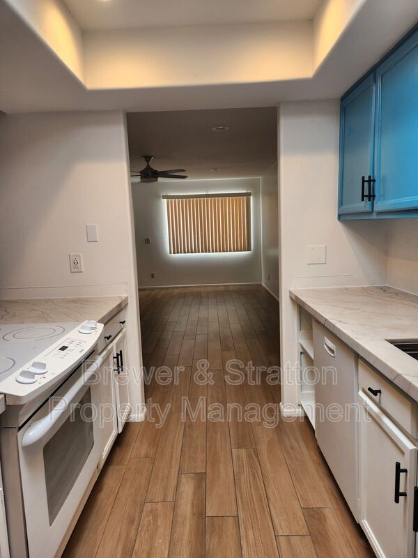 Building Photo - 332 N Dobson Rd