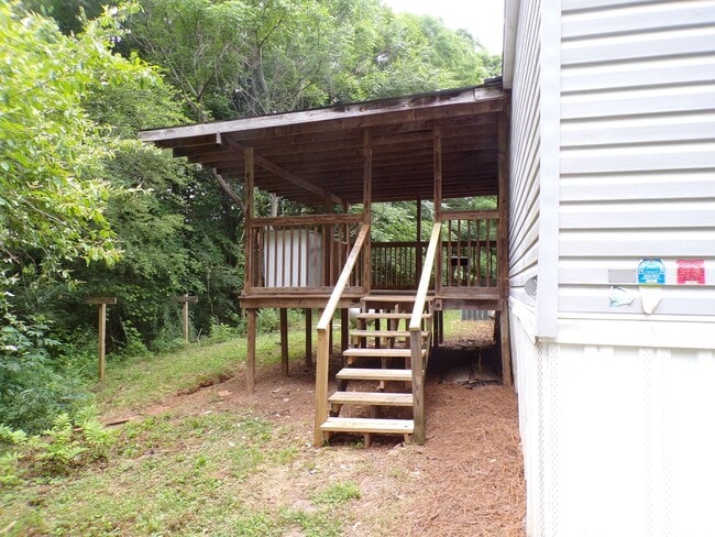 Foto del edificio - 2255 Fairfax Bypass