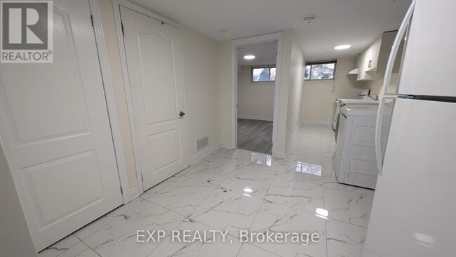 Photo du bâtiment - 390 Bartley Bull Pkwy