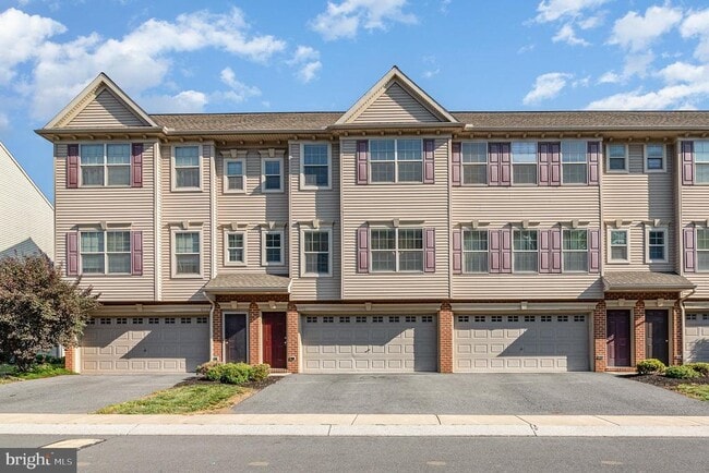 Building Photo - 6315 Creekbend Dr