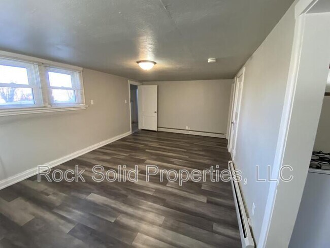 Foto del edificio - 1319 E 20th St
