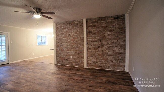exposed brick - 2115 Yorktown Ct S
