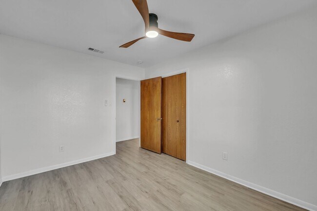 Foto del edificio - AVAILABLE NOW! (SECTION 8 ACCEPTED)