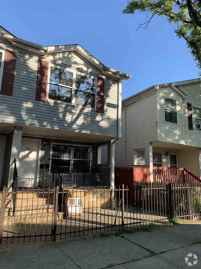 Building Photo - 378-380 Halladay St
