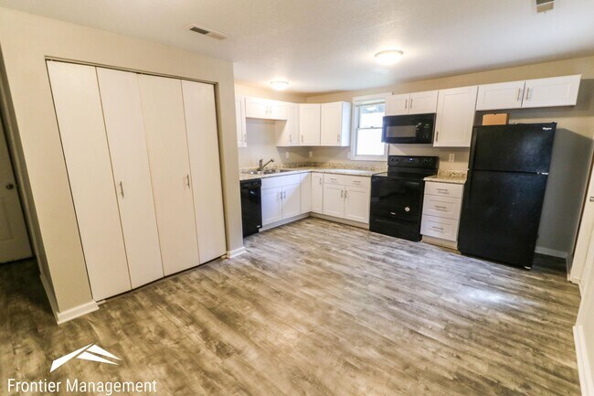 Foto del edificio - Comfortable 3 bedroom house located in quiet part of Manhattan