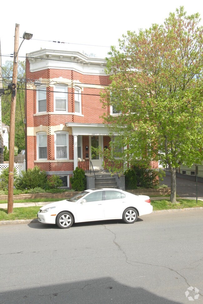 Building Photo - 47 Park Ave