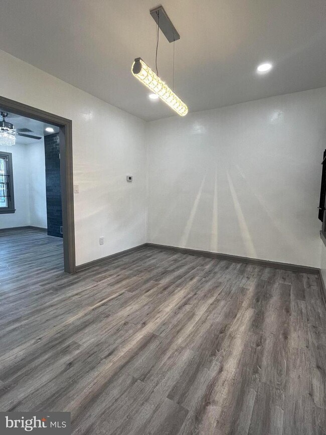 Foto del edificio - 2043 Rowan St