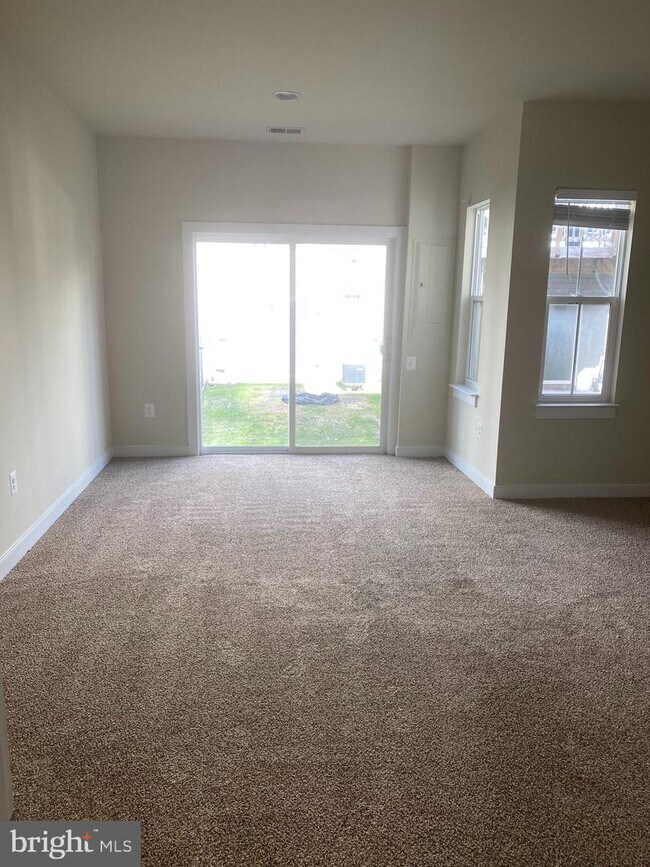 Building Photo - 109 Woodstream Cir