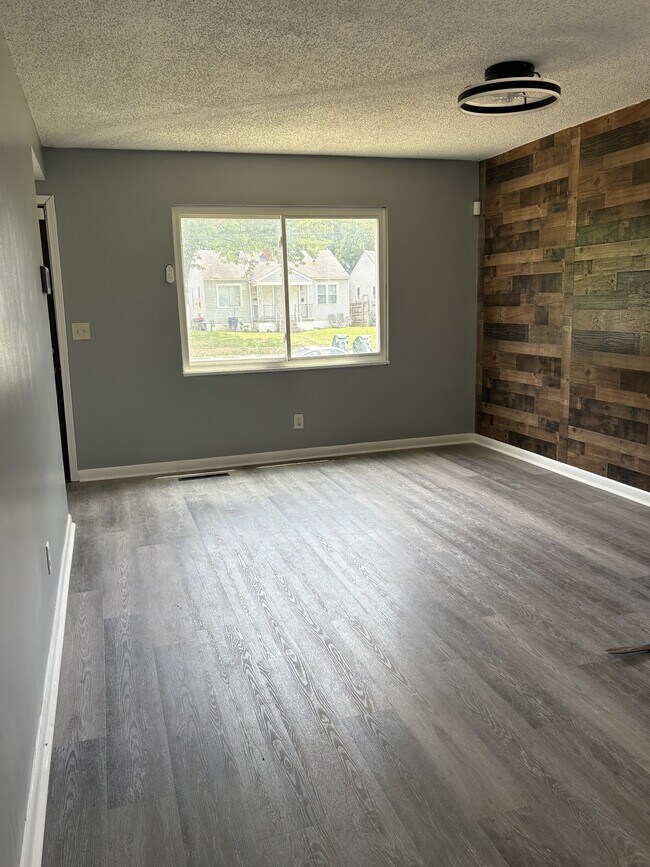 Foto del edificio - 2283 Hiawatha Park Dr