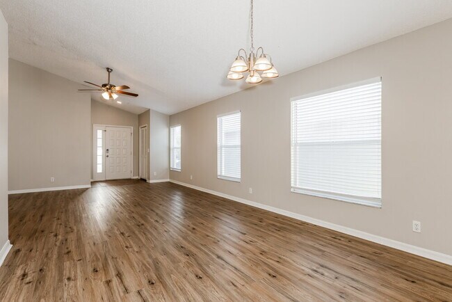 Building Photo - 810 Cape Cod Cir