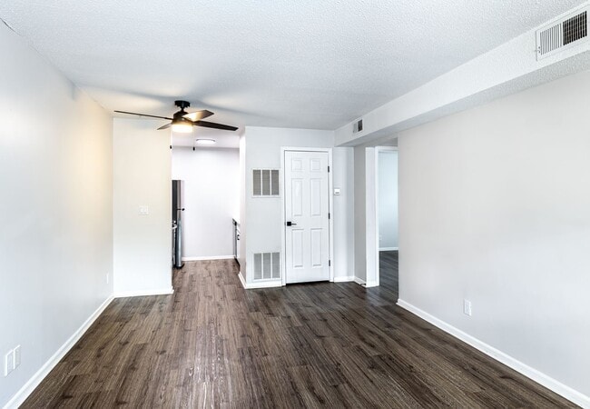 Interior Photo - The Brooks at 808