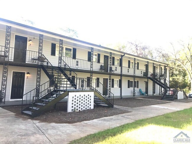 Foto del edificio - 176 Georgia Ave