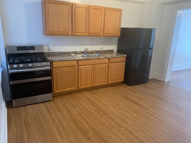 Foto del edificio - One bedroom Apartment! Video in Photos!