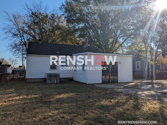 Building Photo - 2961 Kingston - Renovated Single-Family ho...