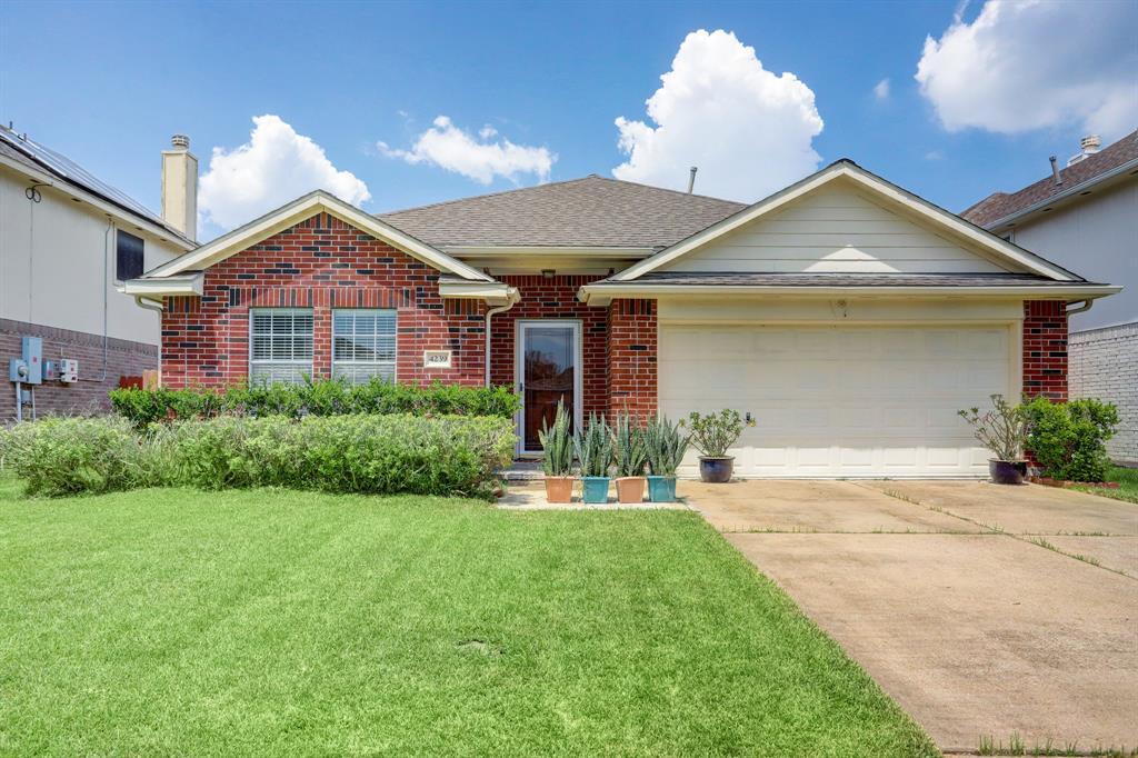 Primary Photo - 4239 Park Ridge Dr