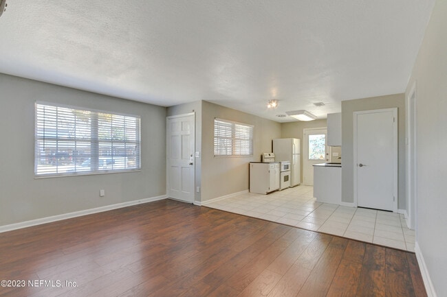 Building Photo - 748 Foxbriar Cove
