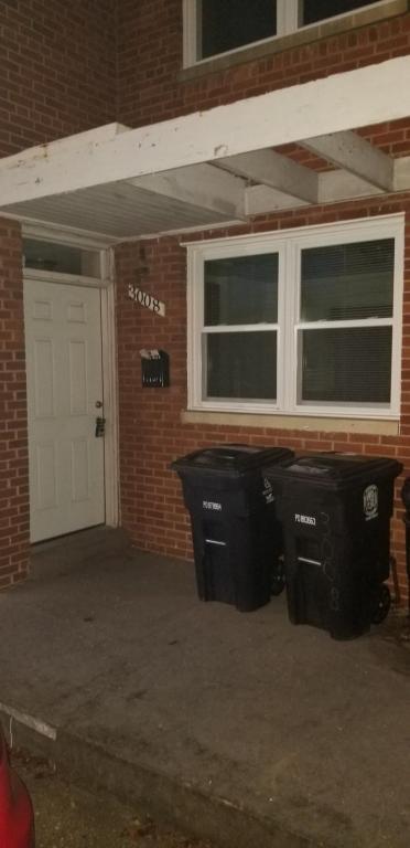 Foto principal - 3008 St Clair Dr
