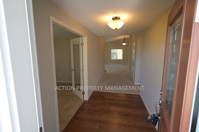 Foto del edificio - 3 bed 2 bath in Jennies Meadow, Sequim
