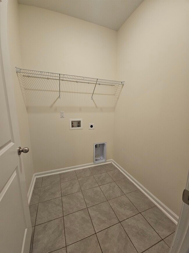 Foto del edificio - 304 Forestbrook Cove Cir