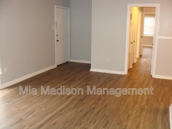 Foto del edificio - 11 Catherine Cir