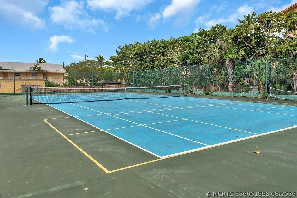 Foto del edificio - 1009 N Ocean Blvd