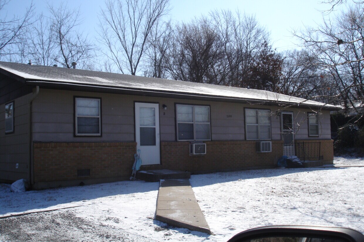 2103 Meadowvale Ct, Columbia, MO 65202 Townhome Rentals in Columbia