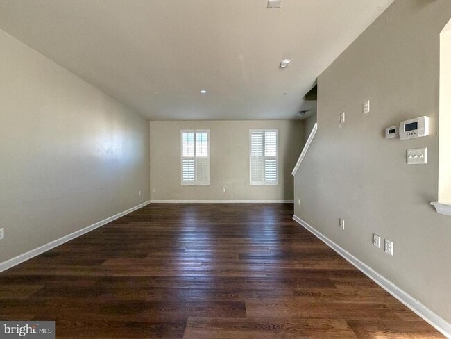 Building Photo - 1005 Sithean Way